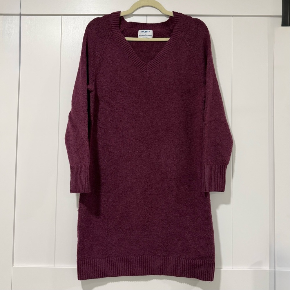 ✨ Old Navy Burgundy Deep Red Wine Sosoft V-Neck Sweater Dress – Size S ✨